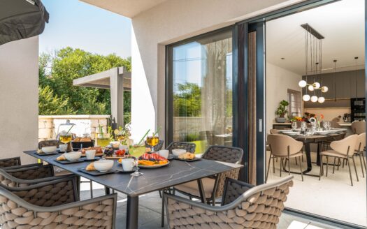 Nowoczesna willa w Privlace – basen, jacuzzi i panoramiczny widok