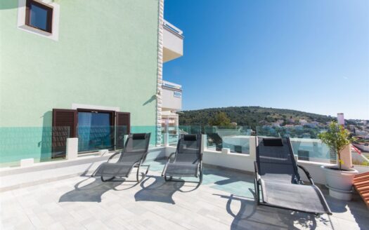 Atrakcyjna inwestycja: Dom apartamentowy na wyspie Čiovo