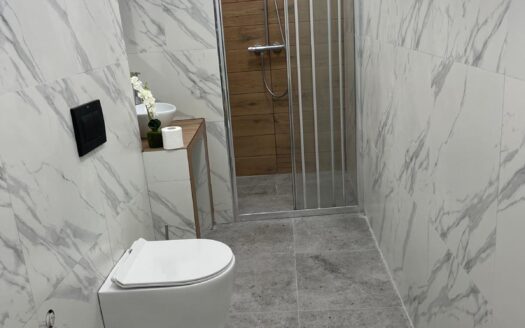 Na sprzedaż dom w Karlobagu – 2. linia brzegowa